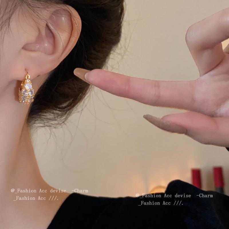 Real gold electroplated zircon geometric ear buckles ins niche design earrings fashion light luxury high-end earrings