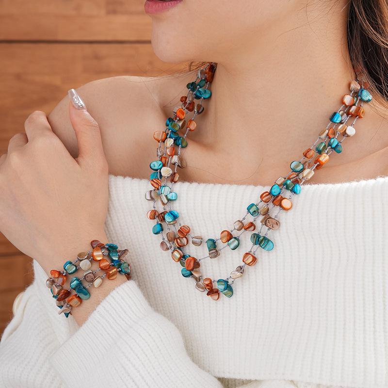 Colliers en Perles de Coquillage Irrégulières pour Femmes Colorés Rétro Style Ethnique Multi-couches Chaînes de Clavicule Bijoux de Soirée Haut de Gamme V