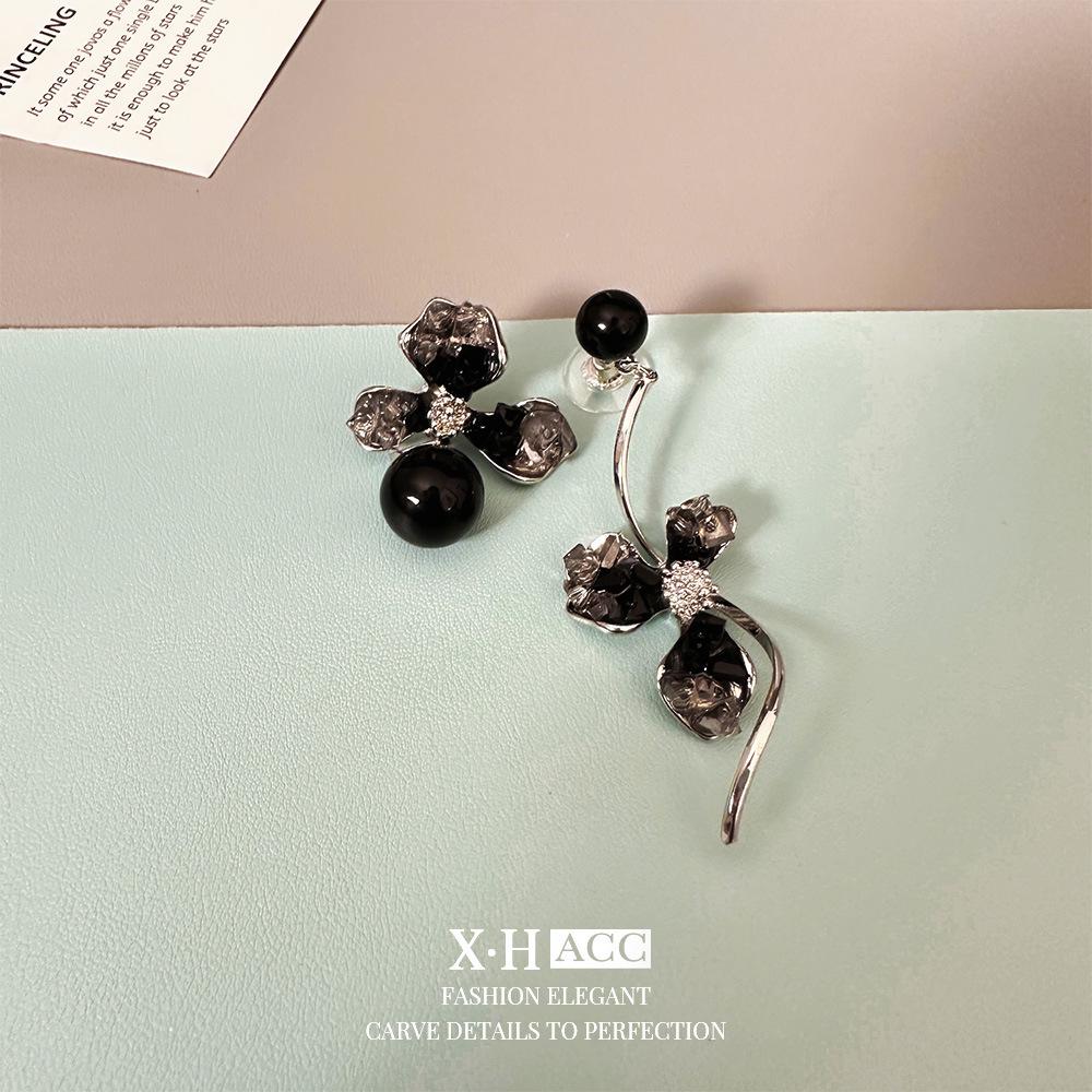 Elegant Gold-Plated Black Zircon Stud Earrings - Niche Design for a Luxurious Fashion Statement