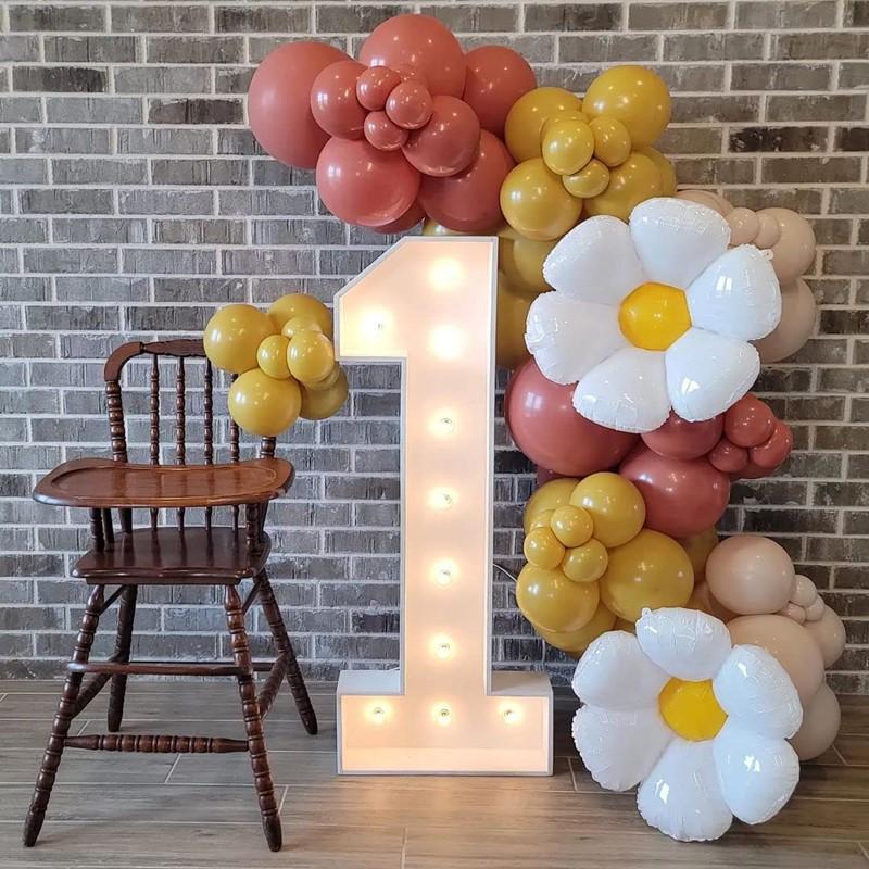 Colorful Macaron Daisy Wedding Dessert Table Decoration Set with Balloon and Flower Garland