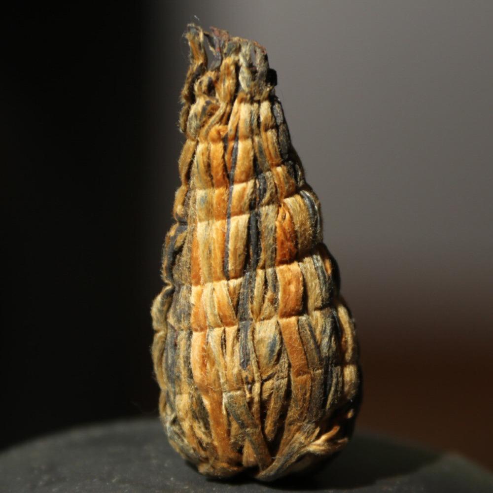 

Yunnan Handmade Pagoda Black Tea Top Class Dian Hong