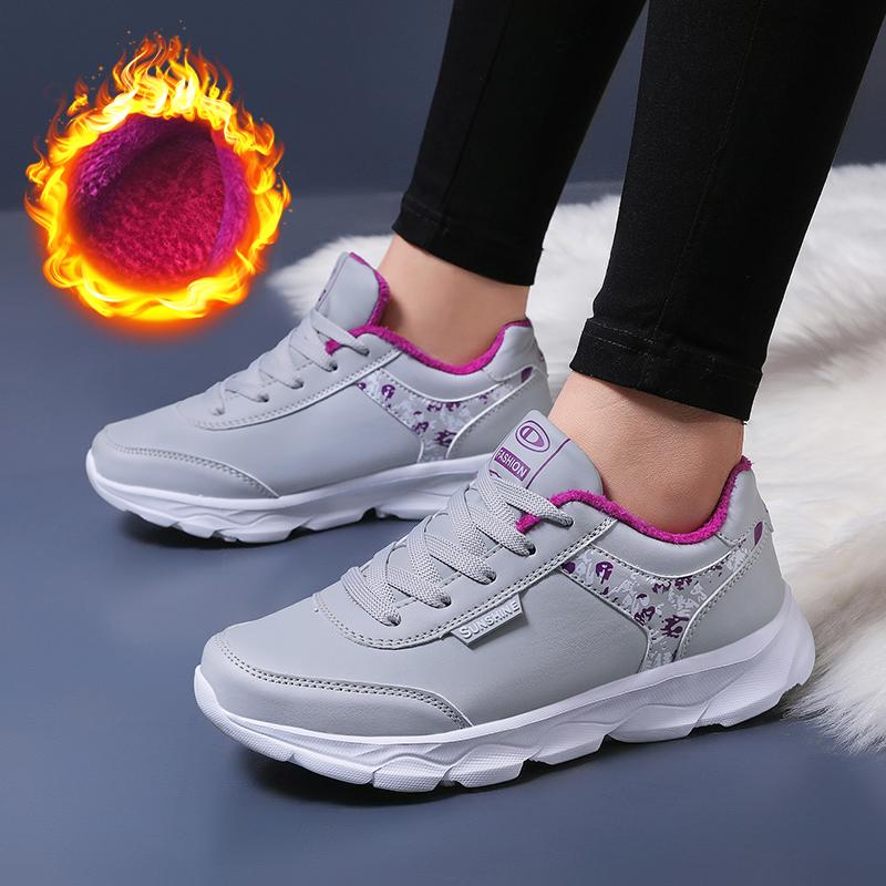 The new models in the shoes are soft-soled sports, spring and autumn models are not tired of feet in summer