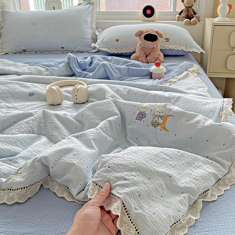 Exquisite Lace Crinkle Gauze Cotton Summer Quilt Skin-Friendly Washable Multi Size Bedding For Cozy Bedroom Summer Sleeping