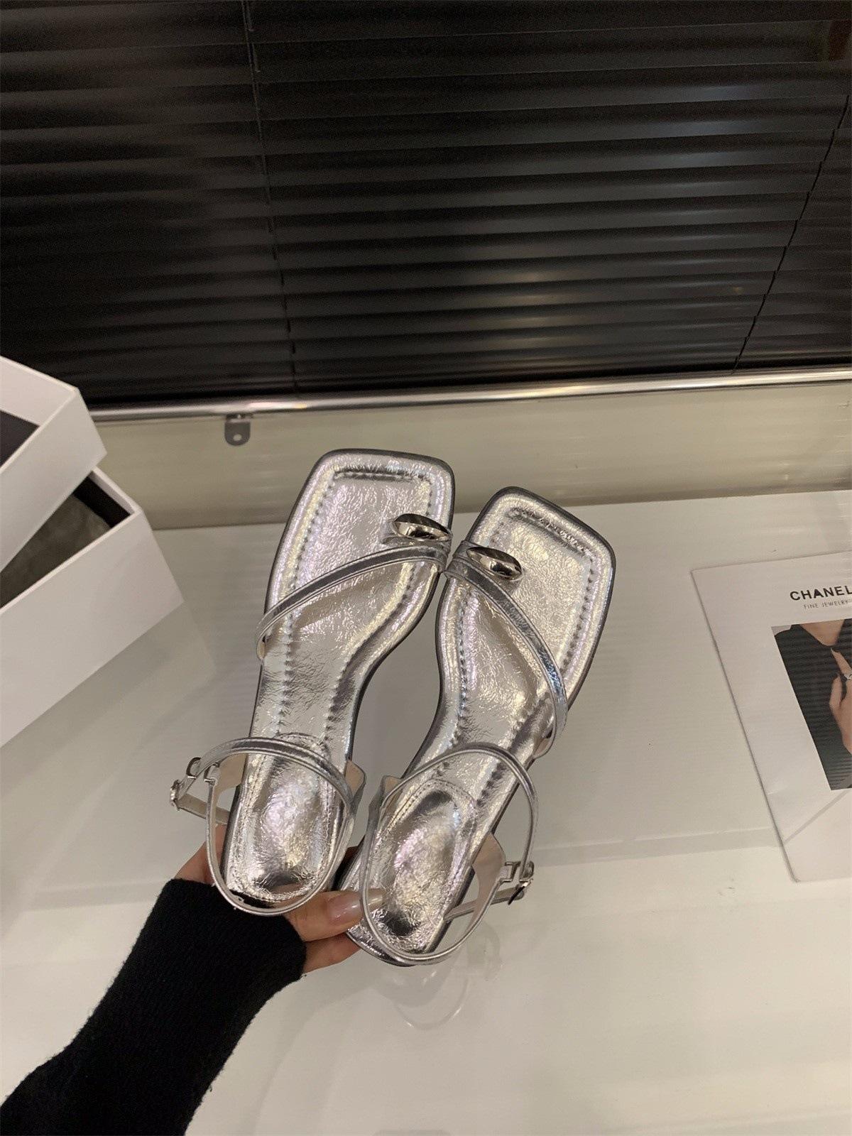 

Французские босоножки на среднем каблуке с черными ремешками, туфли феи, лето 2025, для путешествий и отпуска, с юбкой, закрытый носок, римские туфли 40