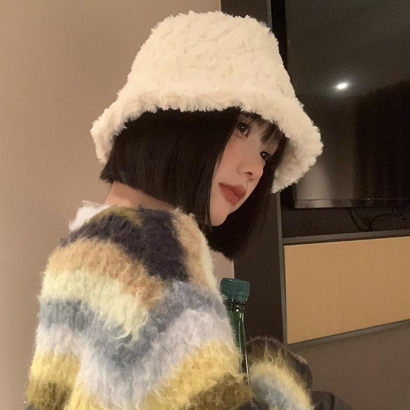 White Korean Style Bucket Hat For Women Warm And Lambswool Cozy