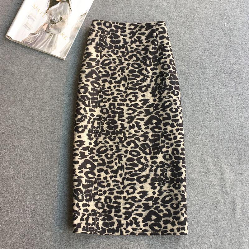 Fustă scurtă din lână cu imprimeu leopard pentru femei - Toamna/Iarna 2025, talie înaltă, linie A slim, stil coreean, design umbrelă asortat.