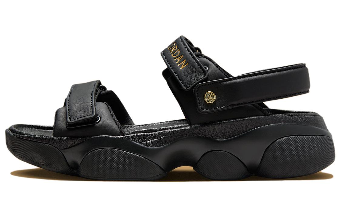 

Jordan Deja Black Metallic Gold (Women s) 38