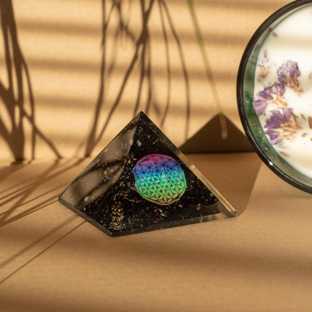 Small Orgonite Pyramids 5.5x4.5cm – Flower of Life – Black Tourmaline Chips