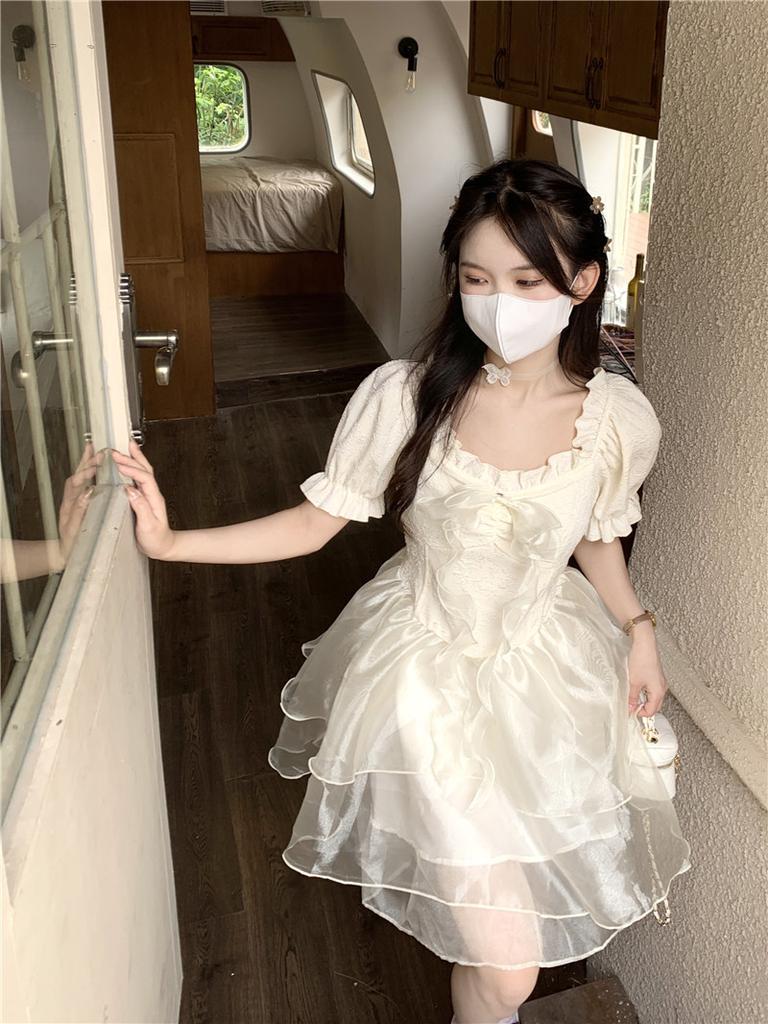 Fairy fungus edge square collar dress, female spring and summer new princess style waist fluffy cake dress