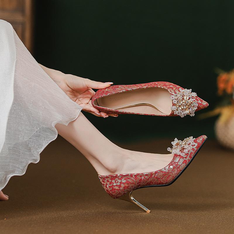 

Красные красивые свадебные туфли китайские высокие каблуки помолвочные шпильки остроносые туфли-лодочки женские 2025 осень новые модели 34 красный