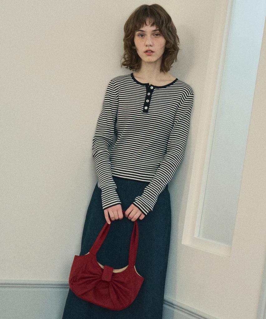 Aueonoseuteljia Chewy Ribbed Button Stripe Knit_Black(Oc25-Kn02)
