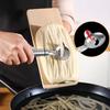 Nudelteigschneider mit Aufhängeloch Edelstahl Manuell Pasta Teigschneider für gleichmäßiges Nudelschneiden Gemüsehackmesser Küchenhelfer
