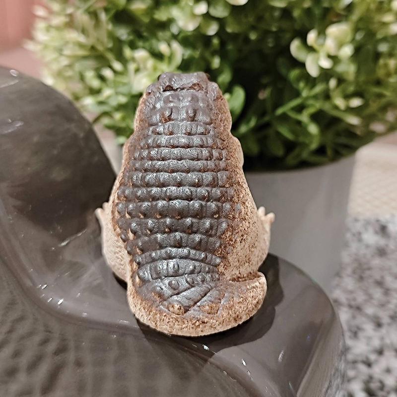 Animal Figurines Alligator Figure Chubby crocodile Ornament Resin Animal Figurines Garden Decoration for Lawn Desktop or Balcony