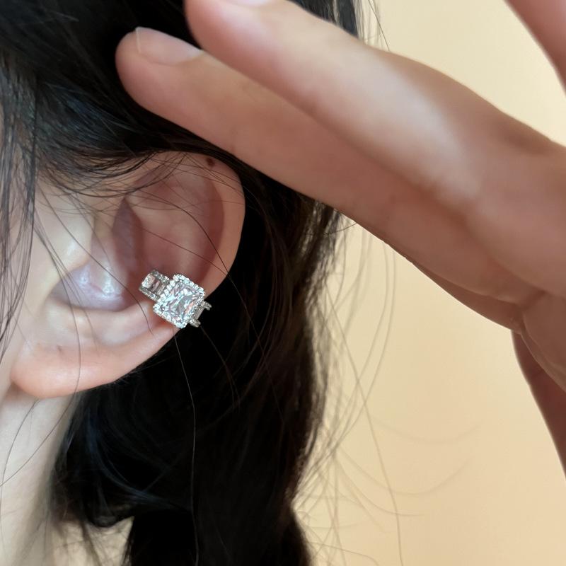 Bling Zirconia Square No-Piercing Ear Clip - Painless, Colorfast, Light Luxury Earring