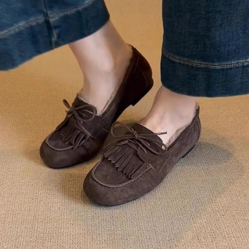 

Модные женские туфли на плоской подошве с круглым носком в стиле ретро 2024 года, новые удобные и теплые зимние слипоны, стильные и прочные женские повседневные мокасины 40 коричневый