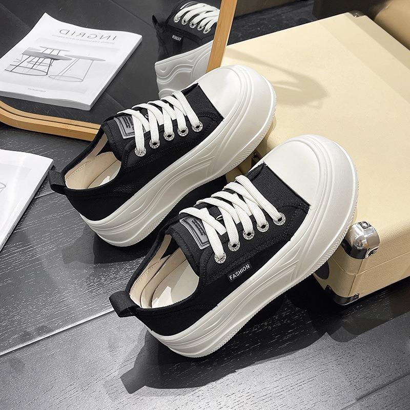 Korean Breathable Mesh Thick-soled Internet Celebrity Super Fire Little White Shoes Women's Summer New Comfortable and Lightweight Casual Board Shoes