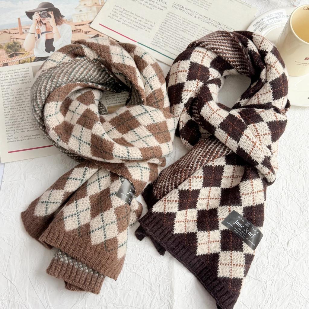 Japanese retro burgundy rhombus plaid wool scarf women's winter warm versatile college style knitted scarf tide