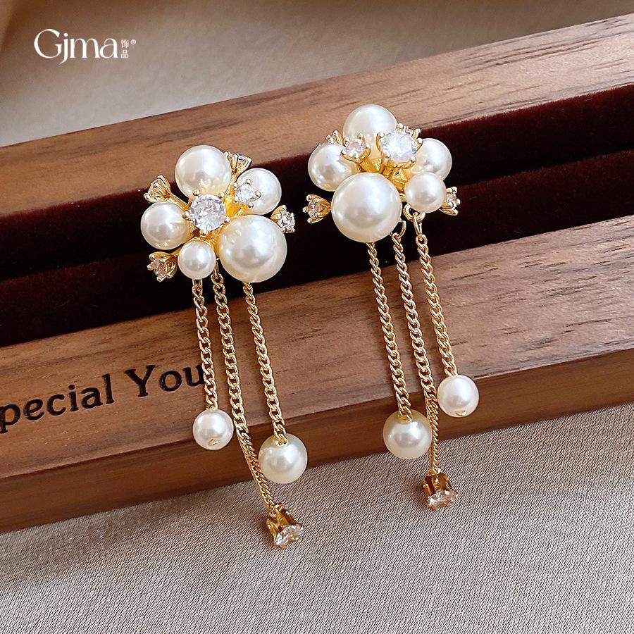 Korean gentle zircon geometric fringed pearl earrings, stud earrings, exquisite earrings for women