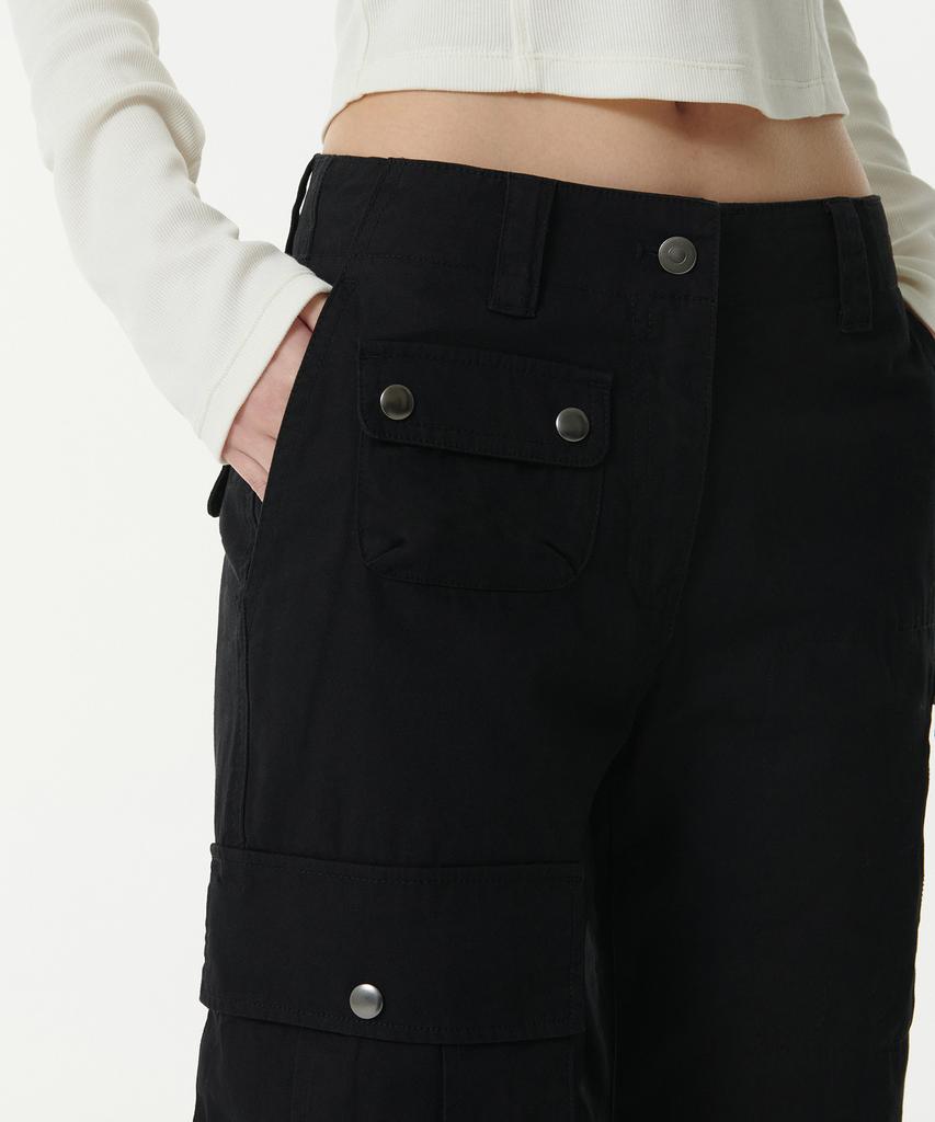 MUSINSA STANDARD WOMAN Women'S Semi-Bootcut Utility Cargo Pants [Black]