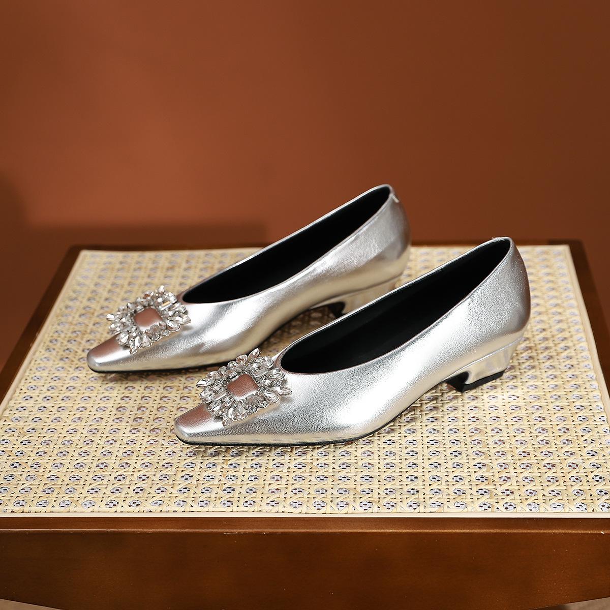 

Нишевые темпераментные туфли-лодочки со стразами, на среднем каблуке, весна-осень, новые, с квадратной пряжкой, банкетные женские туфли, туфли-лодочки на толстом каблуке 39