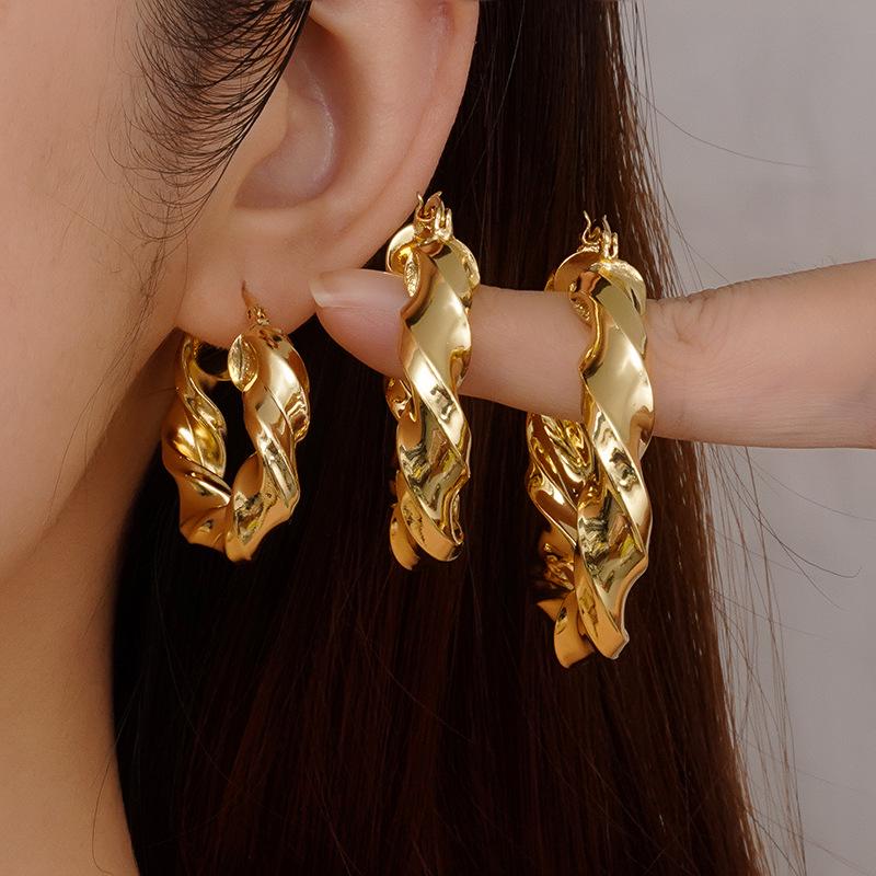 Gold & Silver Twisted Pleated Earrings - Fashionable Light Luxury Metal Earrings for Women, European American Style
