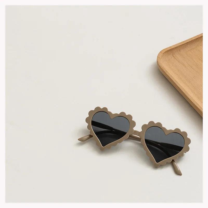 Baby Girls Cute Solid Color Heart Shape Outdoor Sun Protection Sunglasses Children Lovely Acrylic UV400 Sunglasses Kids Glasses