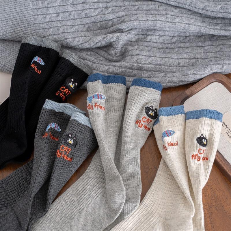Female Spring and Autumn New Heel Embroidery Cat Eating Fish AB Style Color Contrast Tube Pile Pile Cotton Socks
