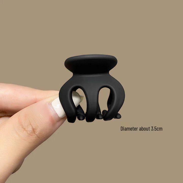 Elegant Large Hair Claw Clip for Thick Hair - High-End Korean Updo Shark Clip