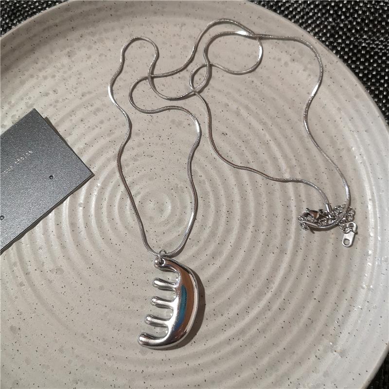 New Korean Fashion Simple INS Style Comb Heart Metal Pendant Long Necklace For Women Charm Accessories 2025 Grunge Jewelry Gift