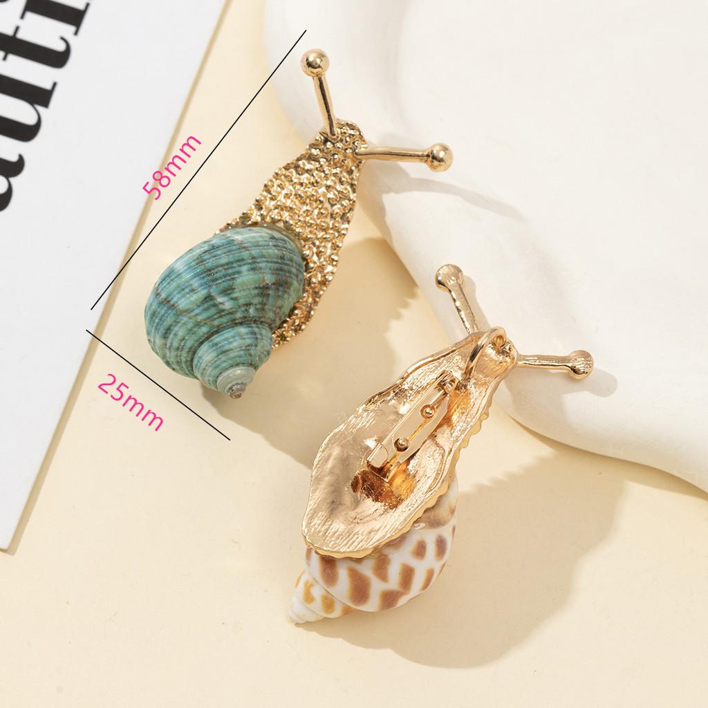 Shell Snail Brooch Pendant With Gold Plating For Vintage Jewelry Enthusiasts