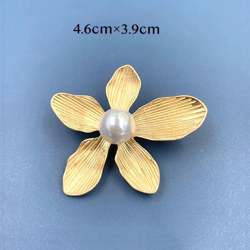 Стильная ретро-брошь в виде пятилепесткового цветка, простая жемчужная брошь, элегантная антибликовая булавка-цветок, одежда и аксессуары