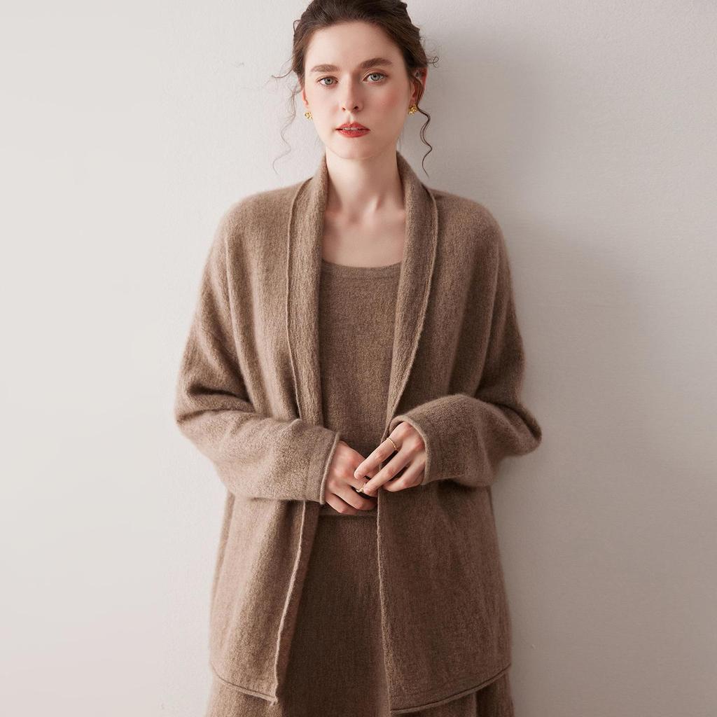 Women's Autumn/Winter Cashmere V-Neck Cardigan: Soft, Cozy, and Stylish Outerwear