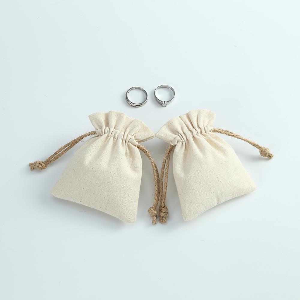 50 szt. Bawełniana Juta Torebka na Biżuterię Małe Naturalne Płócienne Torebki na Naszyjnik Kolczyki Pierścionek Saszetka Ślubna Boże Narodzenie Impreza Cukierki Prezent