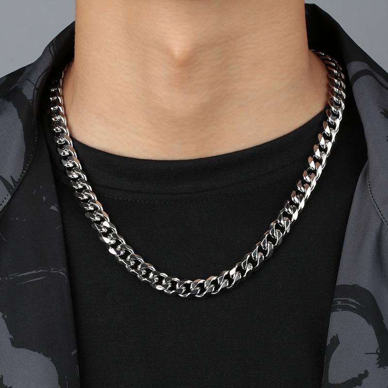 304 Stainless Steel Polished Cuban Chain Necklace: Fashionable Men's and Women's Six-Sided Titanium Clavicle Chain.