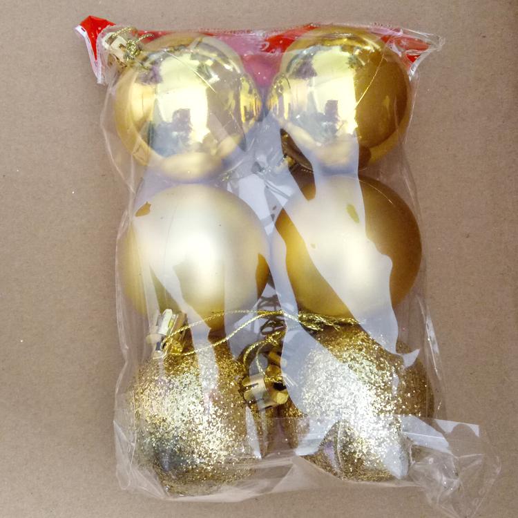 Weihnachtsbaum Ornamente: 6 galvanisierte Dekorationskugeln (7cm, 5cm) in Gold, Silber, Rot und Blau.