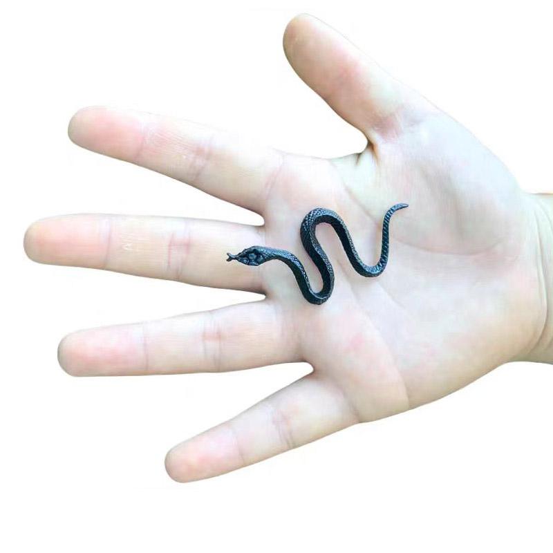 Mini Snake Toys Reptile Animals Figures Fake Snake Gag Gifts Funny Scary Pranks Prop Halloween Decorations Party Favors
