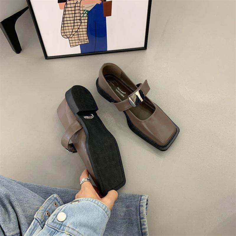 Французско-британский стиль Маленькие кожаные туфли Женские квадратные шапочки с пряжкой Весенняя и летняя одежда Туфли Мэри Джейн Одиночные туфли