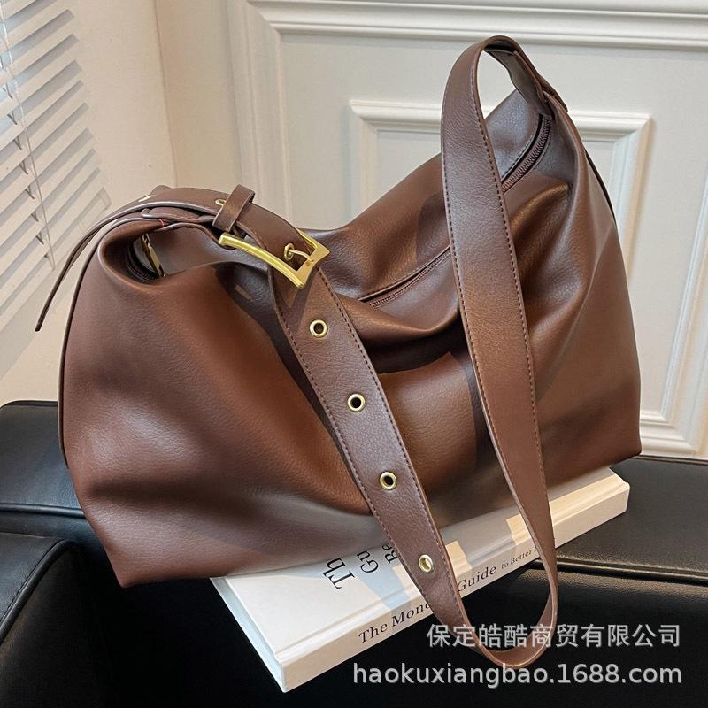 Premium sense of simplicity and large capacity solid color underarm tote bag women's bag 2025 new autumn and winter casual shoulder oblique span bag