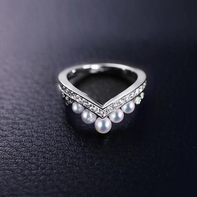 Zhuji Versatile Freshwater Pearl Ring: Two-way Style High-end Pearl Jewelry Accessory.