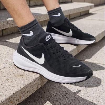 Men's Revolution 8 Running Shoes
