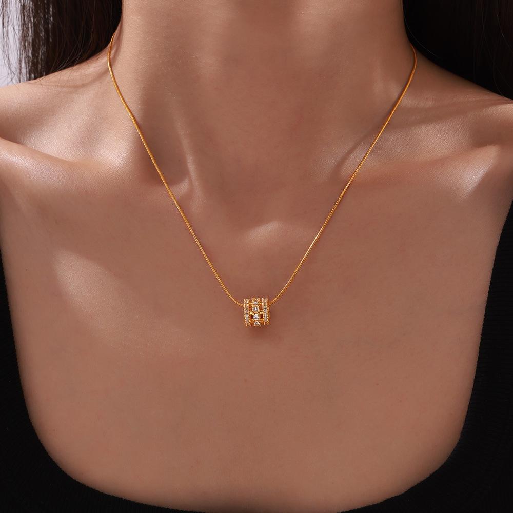 Retro Light Luxury Simple Niche Design Copper Diamond Pendant Titanium Steel Collarbone Chain Necklace Jewelry