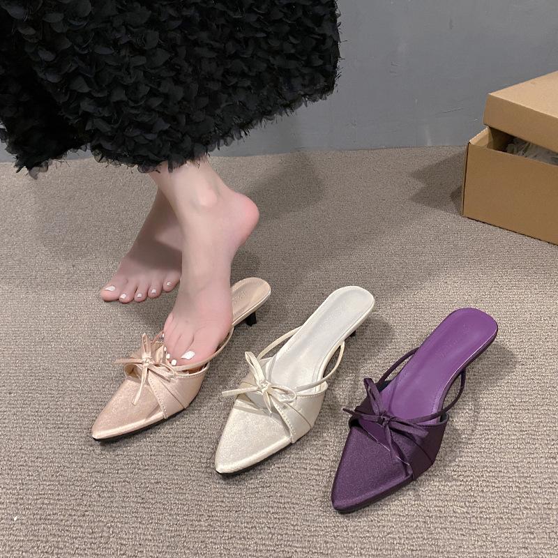 2025 Sommer heißer Verkauf neue französische Feen coole Hausschuhe vielseitige Nischen-Hausschuhe zu Röcken