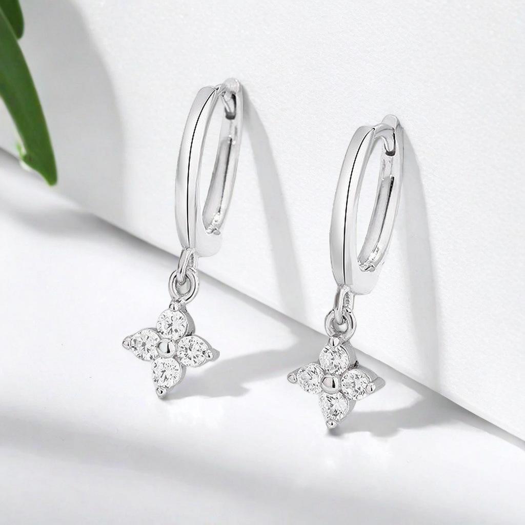  White Zircon Flower Hoop Earring for Women Luxury Crystal Four-leaf Clover Earrings Simple Fashion Huggies Jewelry Gifts