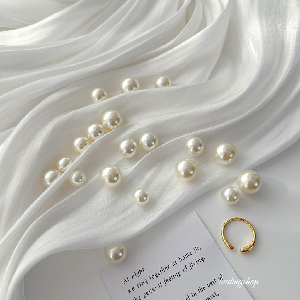 Beige Pearl Necklace Prop: Nail Art, Jewelry & Cosmetics Photography Background Decoration