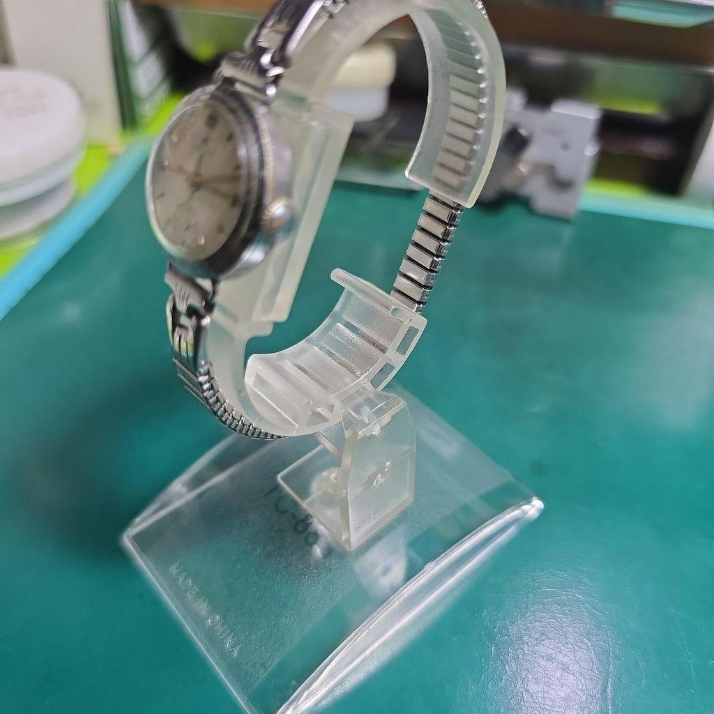 [USED] Seiko Classic Hand-wound Watch with Ivory Dial, Working Condition.