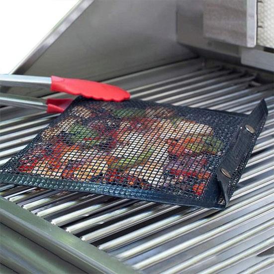 Grill Mesh Bag Non-stick Reusable Outdoor Grill Bag Heat-Resistant BBQ Grilling Accessories for Vegetables Meats Gas Charcoal Smokers Electric Grills