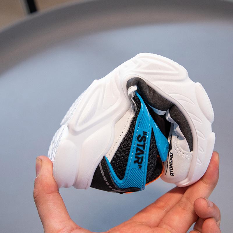 New Style Rotating Buckle Mesh Breathable Running Shoes for Boys and Girls In Spring, Summer and Autumn