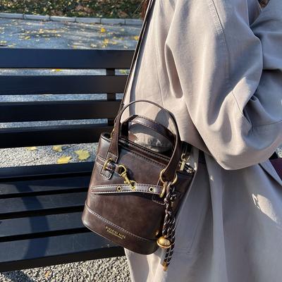 Premium Sense Retro Small Bag Women's 2025 New Autumn and Winter Versatile Messenger Bag Fashion Super Fire Portable Bucket Bag