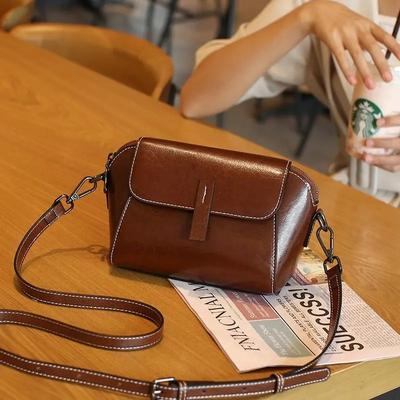 Oil Wax Cowhide Genuine Leather Crossbody Small Bag for Women Fashionable Versatile Shoulder Shell Handbag Lady Casual Phone Bag