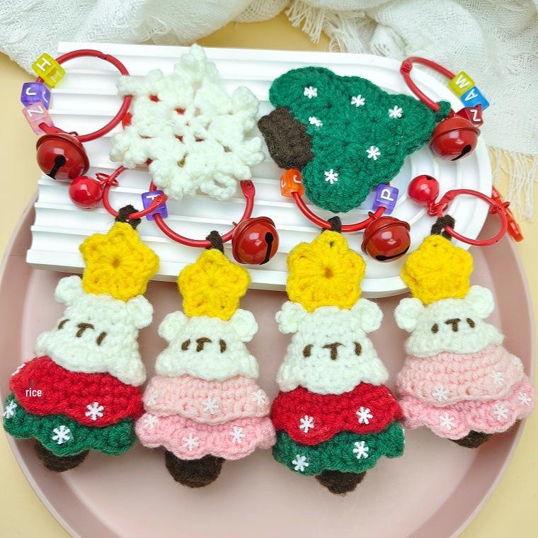 Handmade Crochet Christmas Keychain Pendant – Cute Bag Decoration & Small Gift